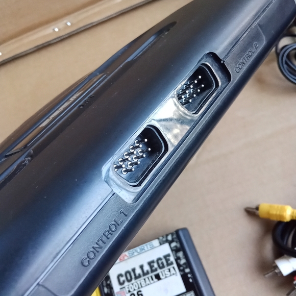 Sega Genesis Model 2 With Cables and College Football USA 96 - Picture 5 of 14